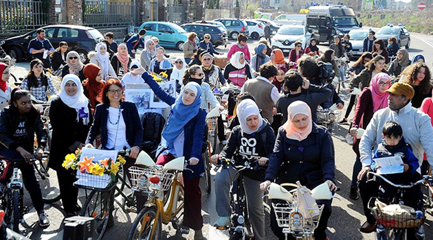 Donne Musulmane In Bicicletta