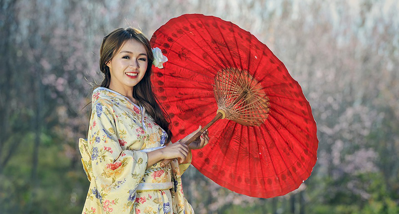 Giapponese in costume tradizionale