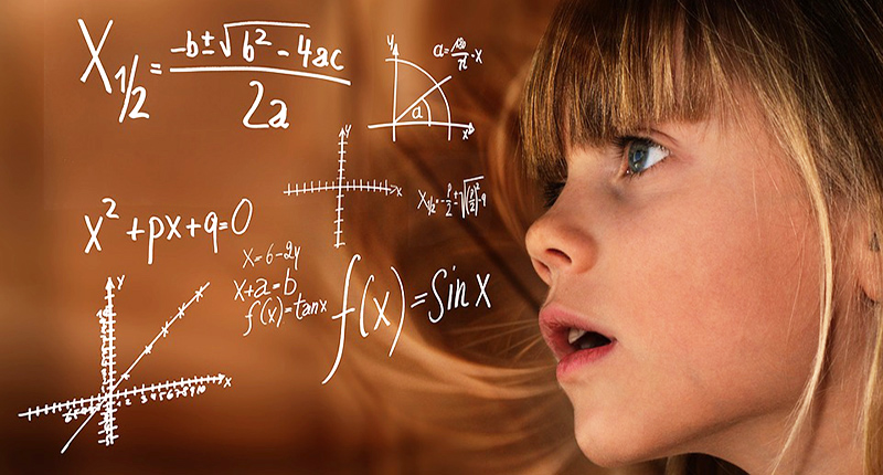 Bambina impara la matematica