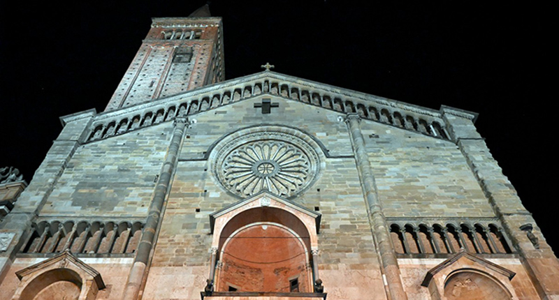 Duomo-di-Piacenza-dal-basso