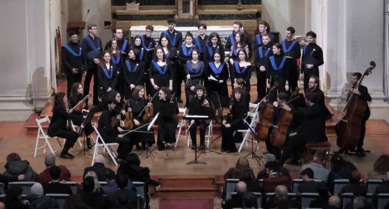 Coristi e orchestra