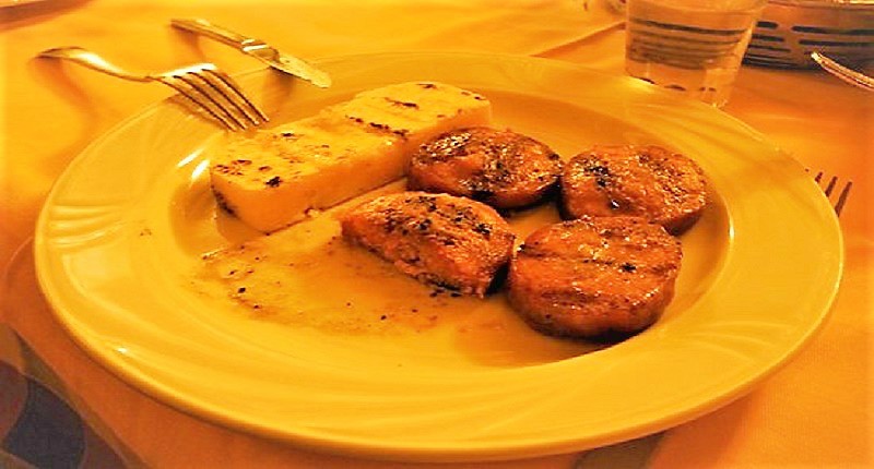 Salame alla brace e polenta